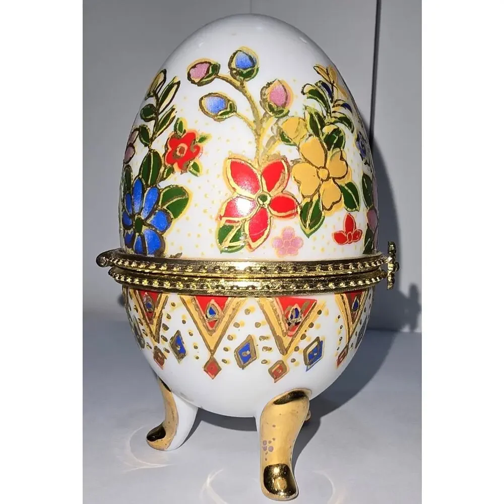 Vintage Hinged Porcelain Egg Trinket Box – Floral, Gold-Tone Band, Three Legs